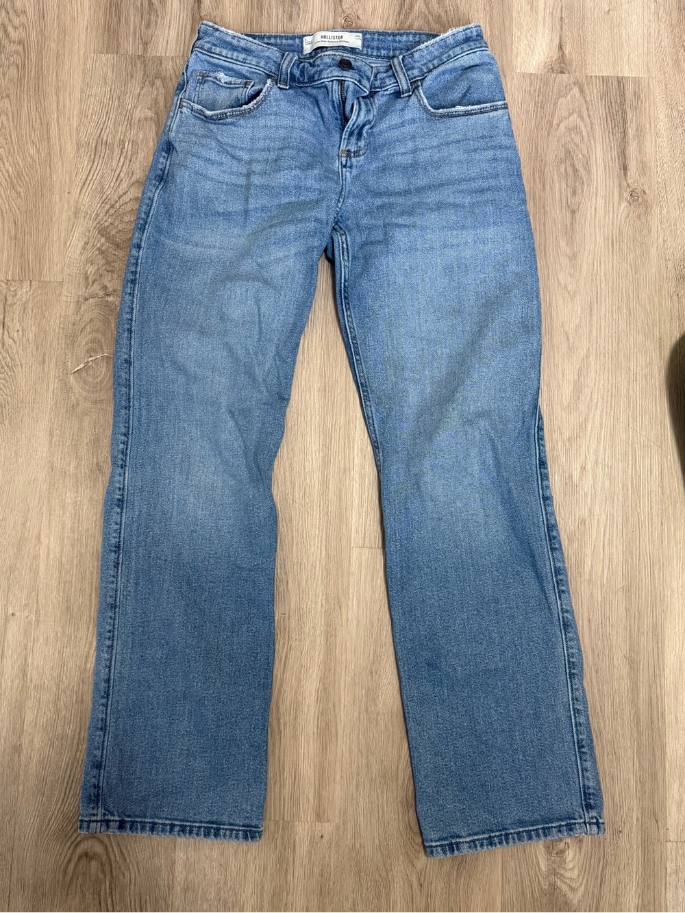 Hollister Low rise Relaxed Straight Jeans 26